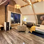 De Bommelerhoeve & Vakantiewoning *