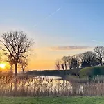 De Bommelerhoeve & Vakantiewoning Poederoijen
