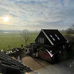 De Bommelerhoeve & Vakantiewoning Apartment Poederoijen