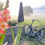 De Bommelerhoeve & Vakantiewoning Poederoijen
