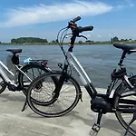 De Bommelerhoeve & Vakantiewoning *