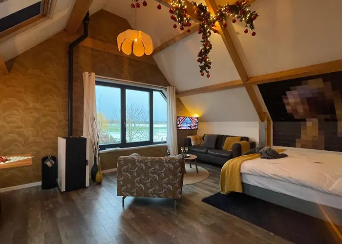 De Bommelerhoeve & Vakantiewoning Lägenhet Poederoijen