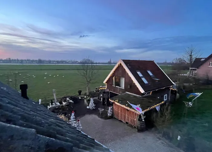 De Bommelerhoeve & Vakantiewoning Lägenhet