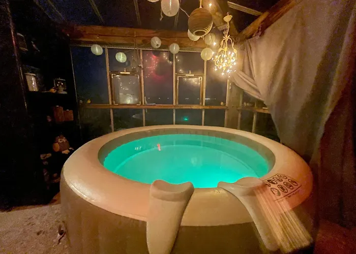 De Bommelerhoeve & Vakantiewoning *