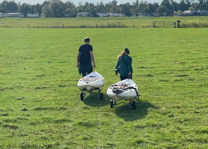 De Bommelerhoeve & Vakantiewoning Lägenhet