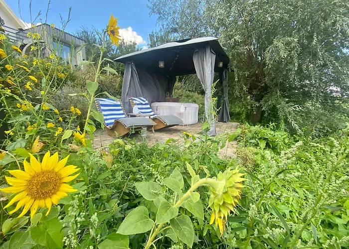 Lägenhet De Bommelerhoeve & Vakantiewoning