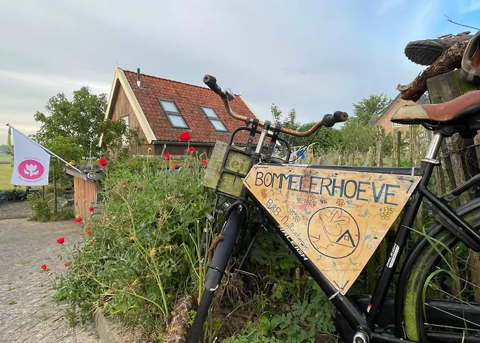 De Bommelerhoeve & Vakantiewoning