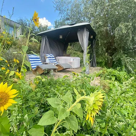 아파트 De Bommelerhoeve & Vakantiewoning Dirkje